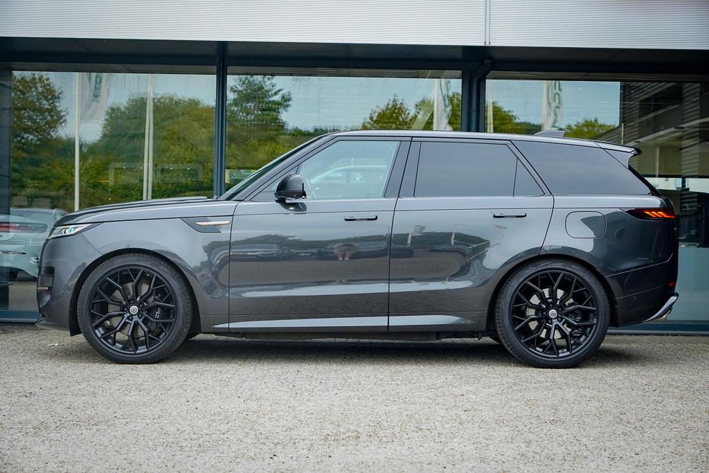Land Rover Range Rover Sport Land Rover Range Rover Sport 3.0 P440e Dynamic HSE / Pano / NL Auto / Trekhaak / Meridian 3D / Stoelkoeling / 23” Urban