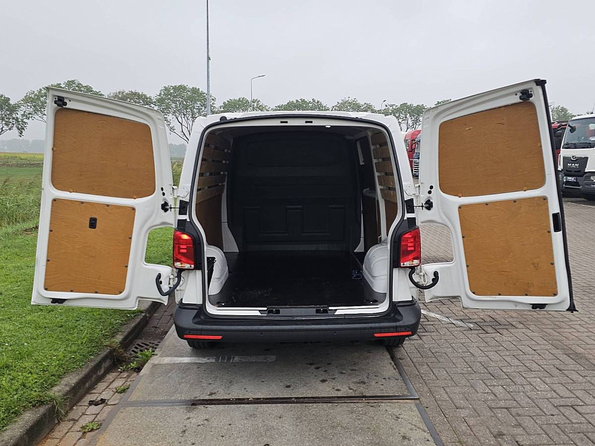 Volkswagen Transporter VOLKSWAGEN TRANSPORTER 2.0 TDI t6.1 l1 navi nap ac!