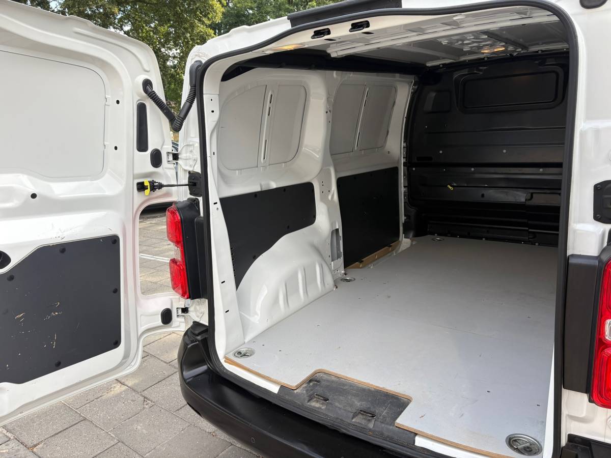 Opel Vivaro Opel VIVARO 1.5 CDTI L2H1 Edition|airco|cruise|parkeersensoren achter|bluetooth|drie zitplaatsen|verwarmbare buitenspiegels|EURO6