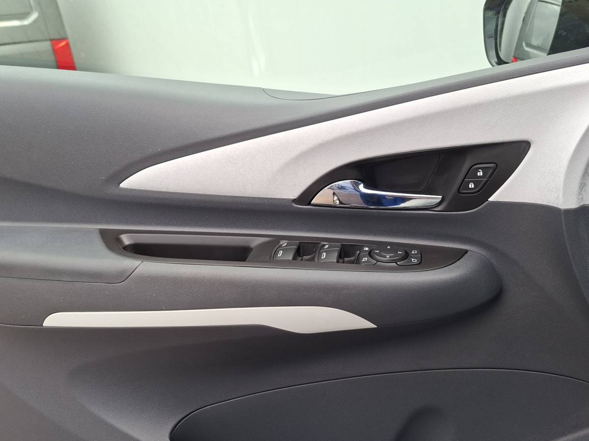 Opel Ampera-e Opel Ampera-e SOH 100% Executive 60 kWh Carplay Hoge zit Clima Cruis