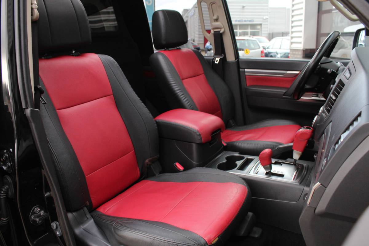 Mitsubishi Pajero Mitsubishi Pajero 3.2 DI-D Instyle Side Window Van / Leer / Stoelverwarming / Marge