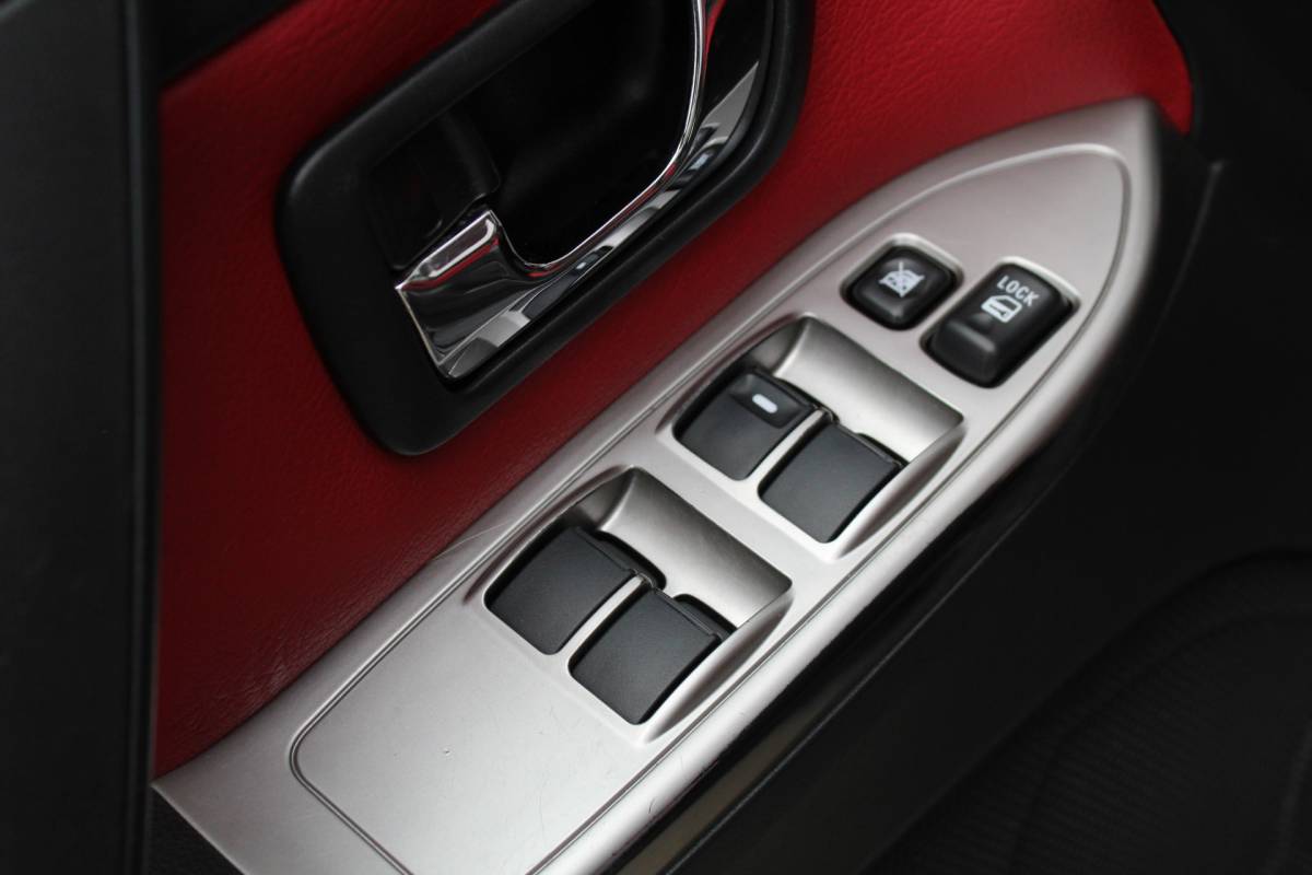 Mitsubishi Pajero Mitsubishi Pajero 3.2 DI-D Instyle Side Window Van / Leer / Stoelverwarming / Marge