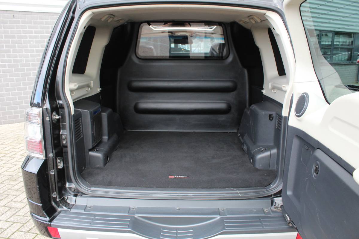 Mitsubishi Pajero Mitsubishi Pajero 3.2 DI-D Instyle Side Window Van / Leer / Stoelverwarming / Marge