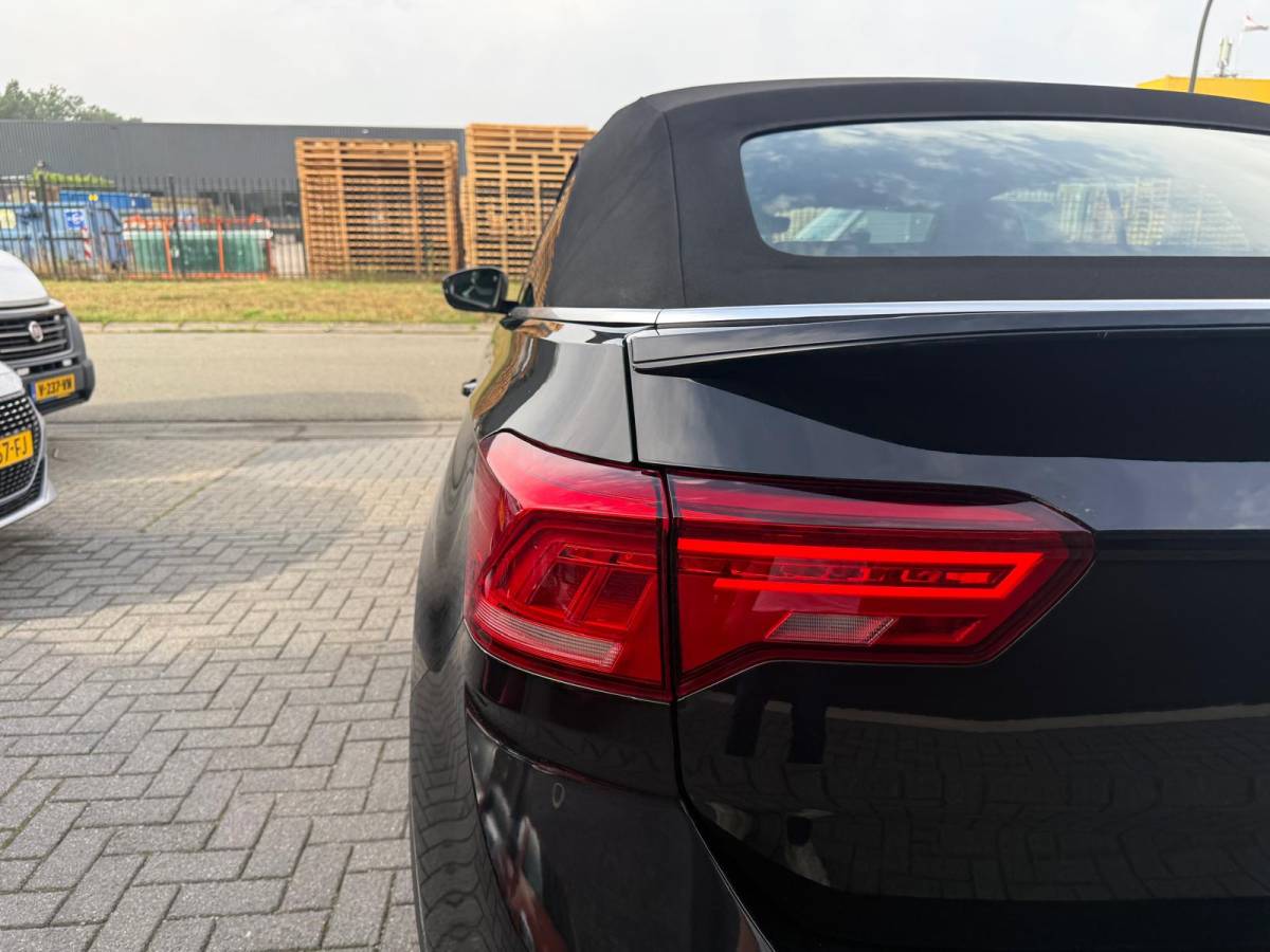 Volkswagen T-Roc Volkswagen T-Roc Cabrio 1.5 TSI Style | 2E EIGENAAR | 3/6/12 MND GARANTIE | AUTOMAAT | DIGITAL DASH | ACC | LED | CARPLAY | DAB | STOEL/STUUR VERW. |