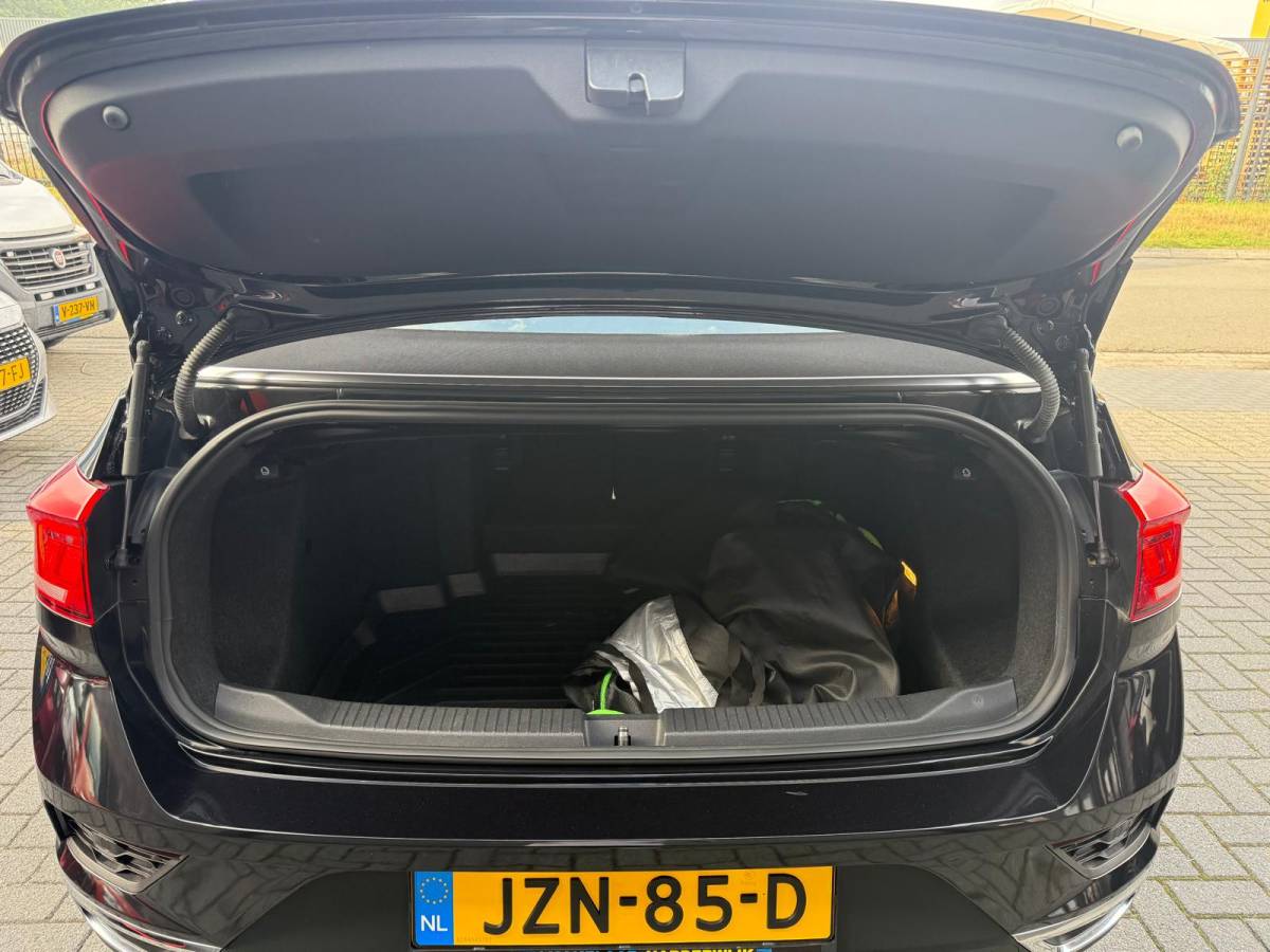 Volkswagen T-Roc Volkswagen T-Roc Cabrio 1.5 TSI Style | 2E EIGENAAR | 3/6/12 MND GARANTIE | AUTOMAAT | DIGITAL DASH | ACC | LED | CARPLAY | DAB | STOEL/STUUR VERW. |