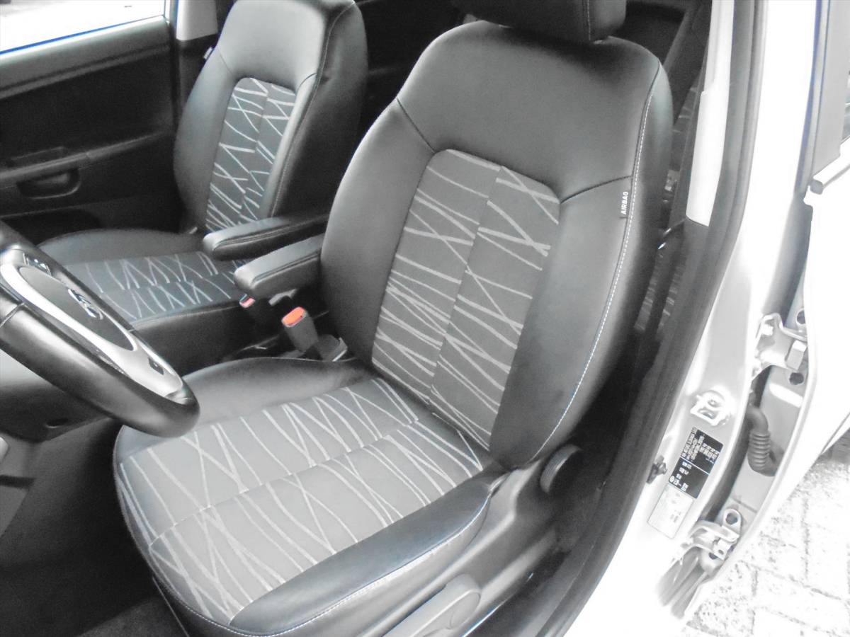 Kia Venga Kia Venga 1.6i AUTOMAAT HOGE INSTAP NAVI – CAMERA ENZ