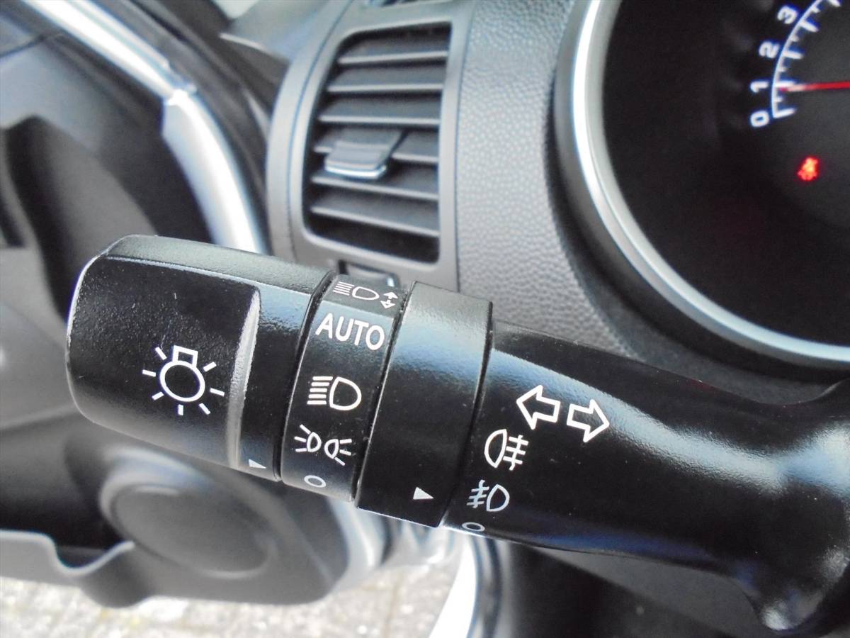 Kia Venga Kia Venga 1.6i AUTOMAAT HOGE INSTAP NAVI – CAMERA ENZ