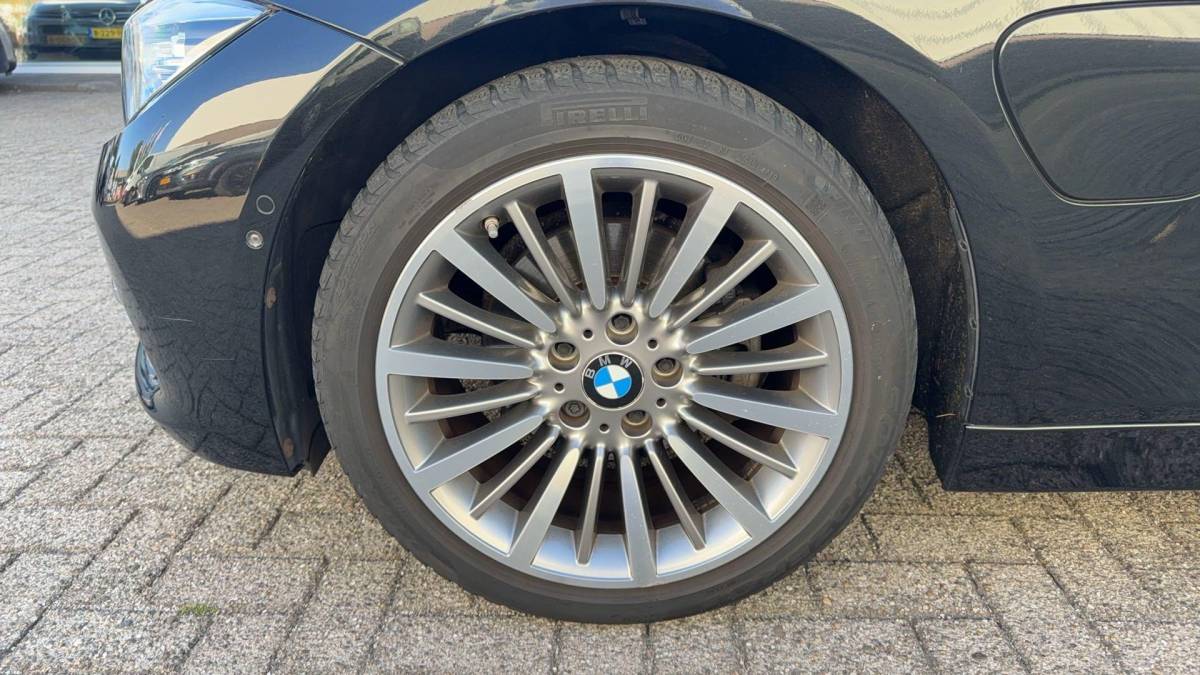 BMW 3 Serie BMW 3-serie 330e Centennial High Executive Volledig Dealer Onderhouden.