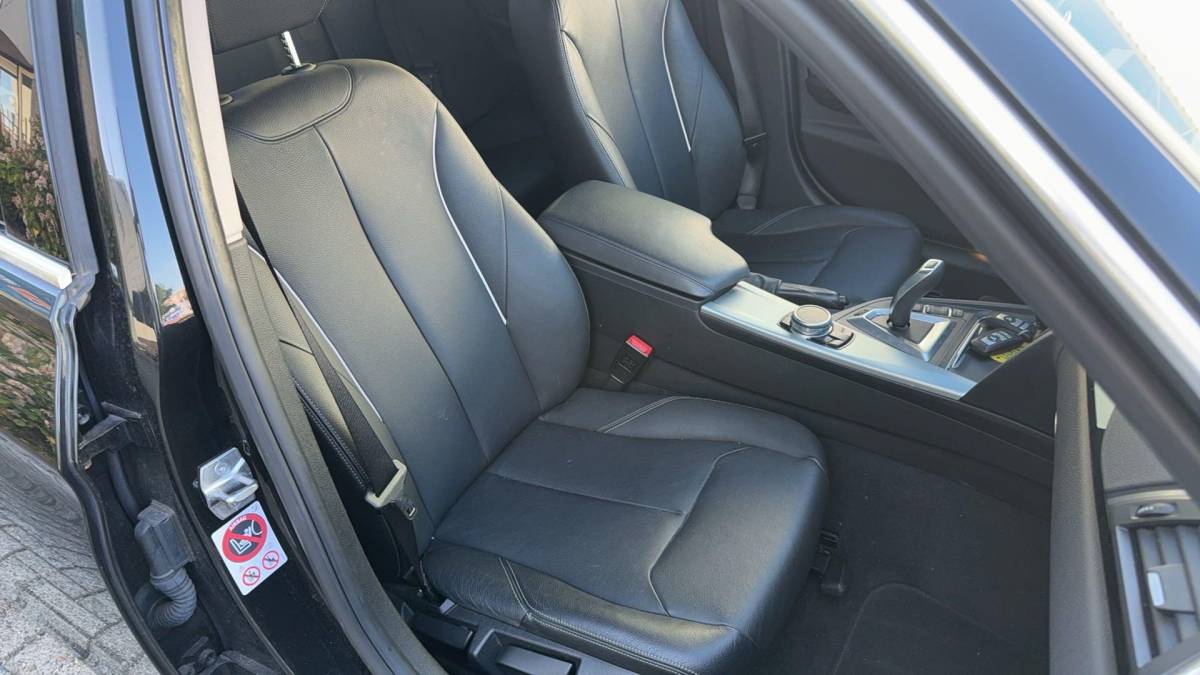 BMW 3 Serie BMW 3-serie 330e Centennial High Executive Volledig Dealer Onderhouden.