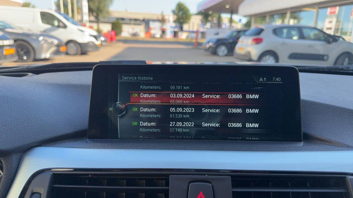 BMW 3 Serie BMW 3-serie 330e Centennial High Executive Volledig Dealer Onderhouden.