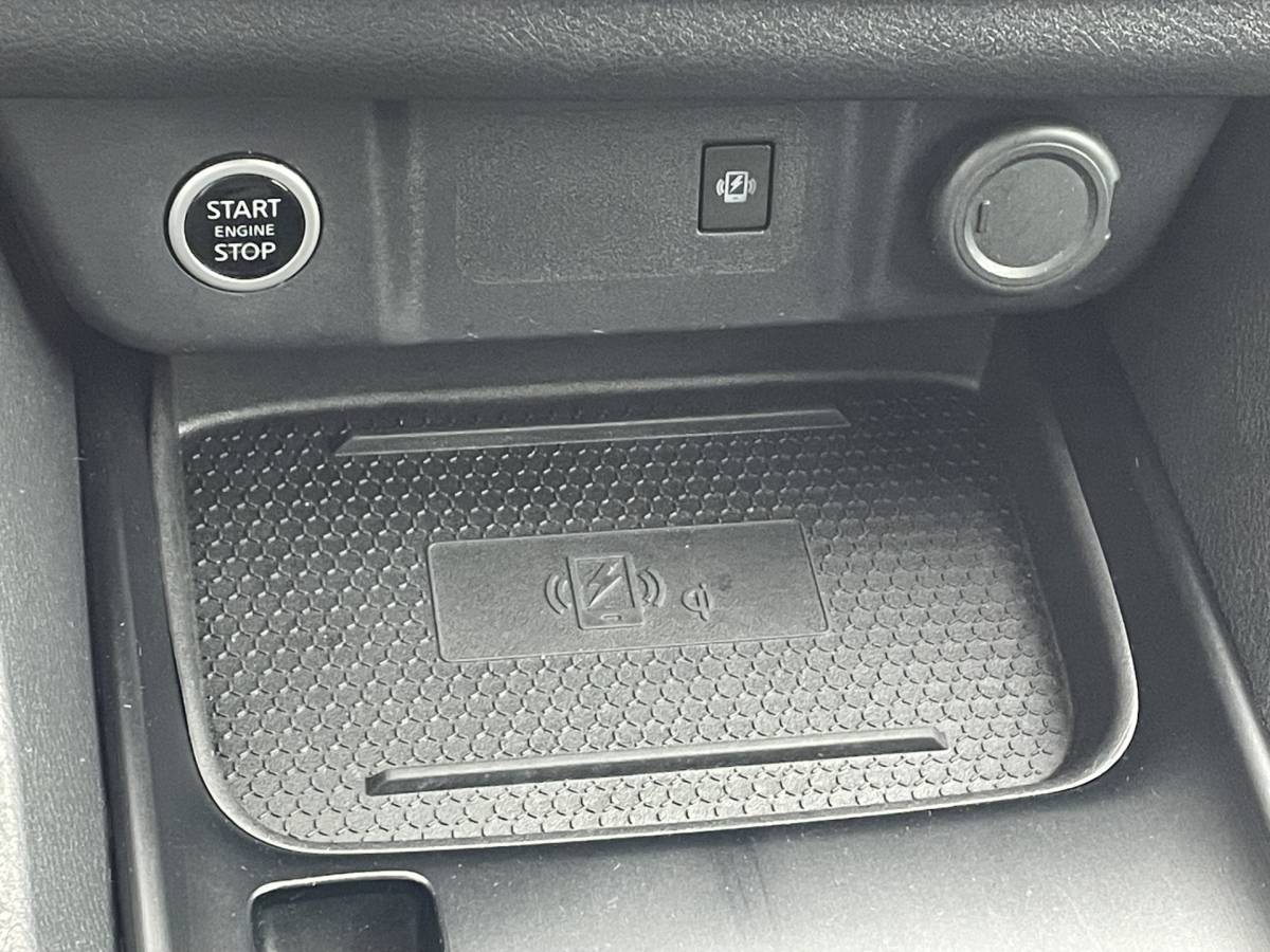 Nissan QASHQAI Nissan Qashqai 1.3 MHEV 158 Pk  Acenta Automaat Navigatie ( via Apple Carplay/Android Auto ), Stoel/Stuurverwarming, Adaptive Cruisecontrol, Achteruitrijcamera