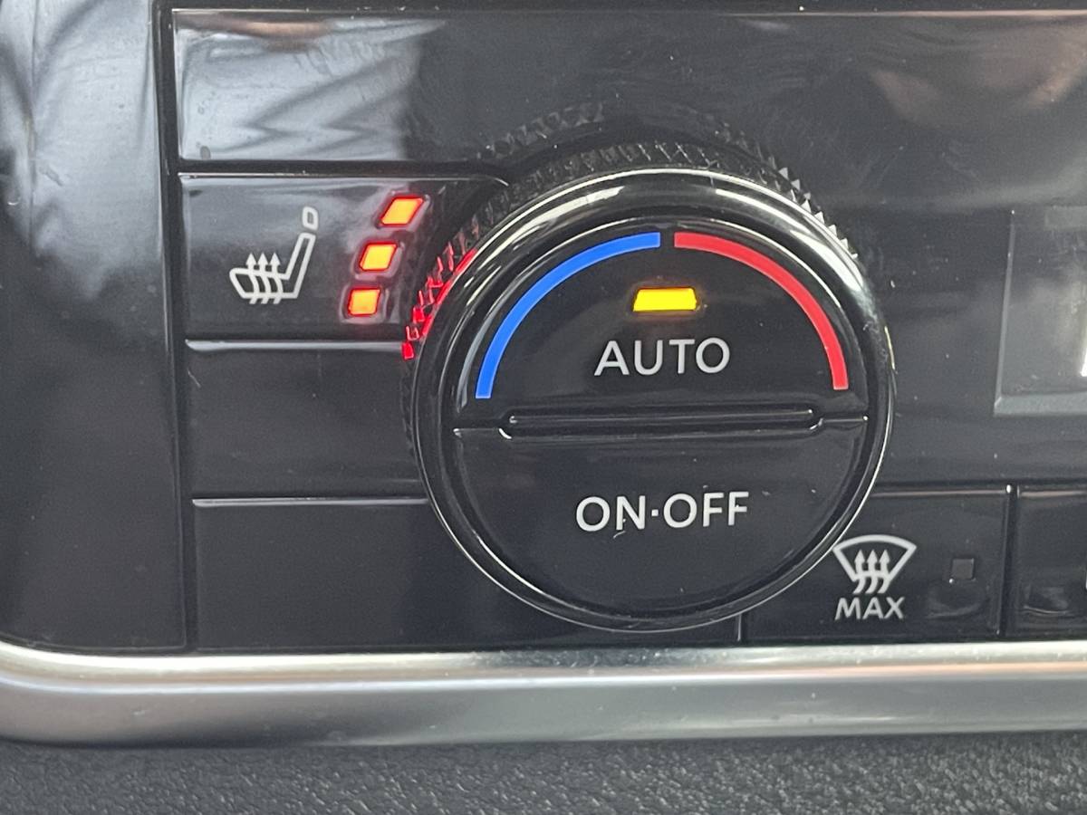 Nissan QASHQAI Nissan Qashqai 1.3 MHEV 158 Pk  Acenta Automaat Navigatie ( via Apple Carplay/Android Auto ), Stoel/Stuurverwarming, Adaptive Cruisecontrol, Achteruitrijcamera
