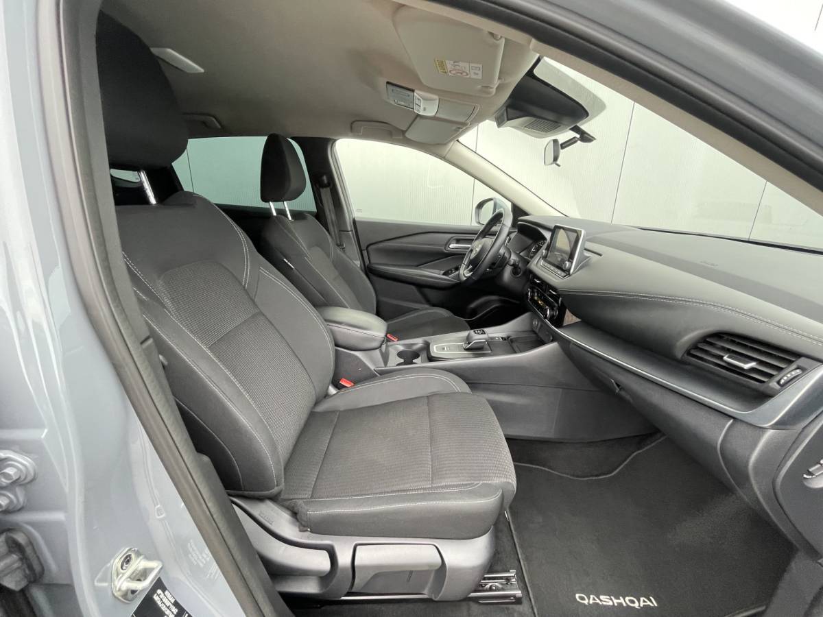 Nissan QASHQAI Nissan Qashqai 1.3 MHEV 158 Pk  Acenta Automaat Navigatie ( via Apple Carplay/Android Auto ), Stoel/Stuurverwarming, Adaptive Cruisecontrol, Achteruitrijcamera
