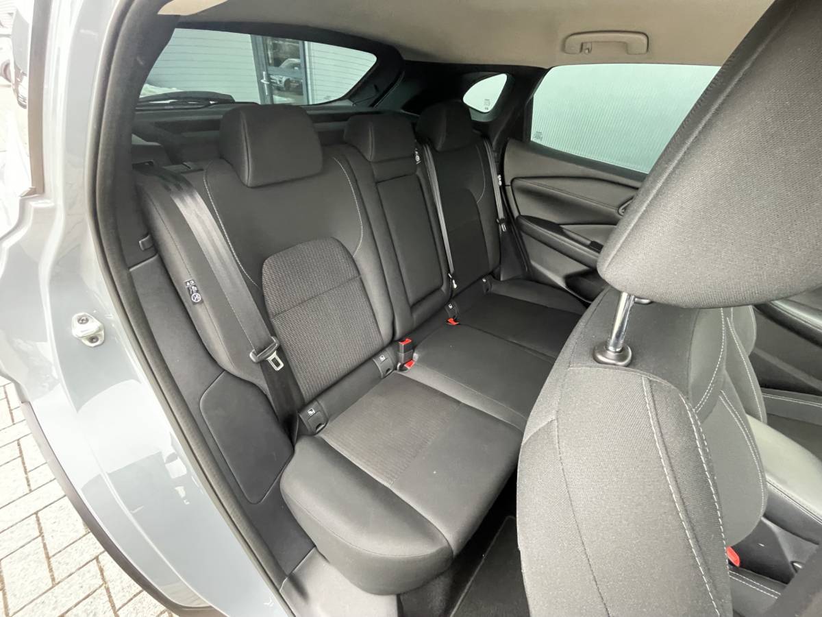 Nissan QASHQAI Nissan Qashqai 1.3 MHEV 158 Pk  Acenta Automaat Navigatie ( via Apple Carplay/Android Auto ), Stoel/Stuurverwarming, Adaptive Cruisecontrol, Achteruitrijcamera