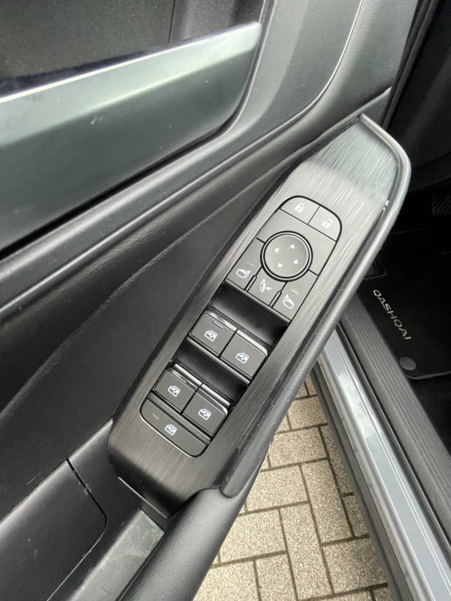 Nissan QASHQAI Nissan Qashqai 1.3 MHEV 158 Pk  Acenta Automaat Navigatie ( via Apple Carplay/Android Auto ), Stoel/Stuurverwarming, Adaptive Cruisecontrol, Achteruitrijcamera