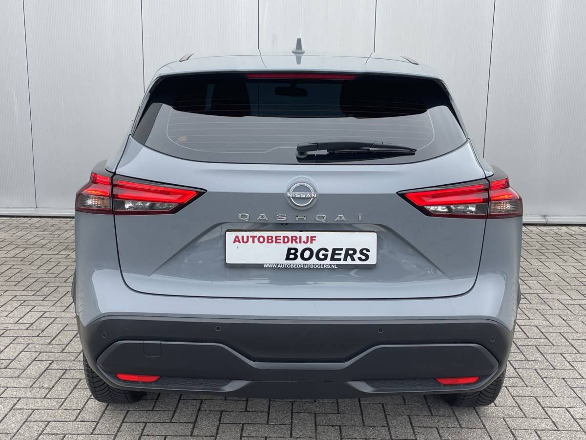 Nissan QASHQAI Nissan Qashqai 1.3 MHEV 158 Pk  Acenta Automaat Navigatie ( via Apple Carplay/Android Auto ), Stoel/Stuurverwarming, Adaptive Cruisecontrol, Achteruitrijcamera