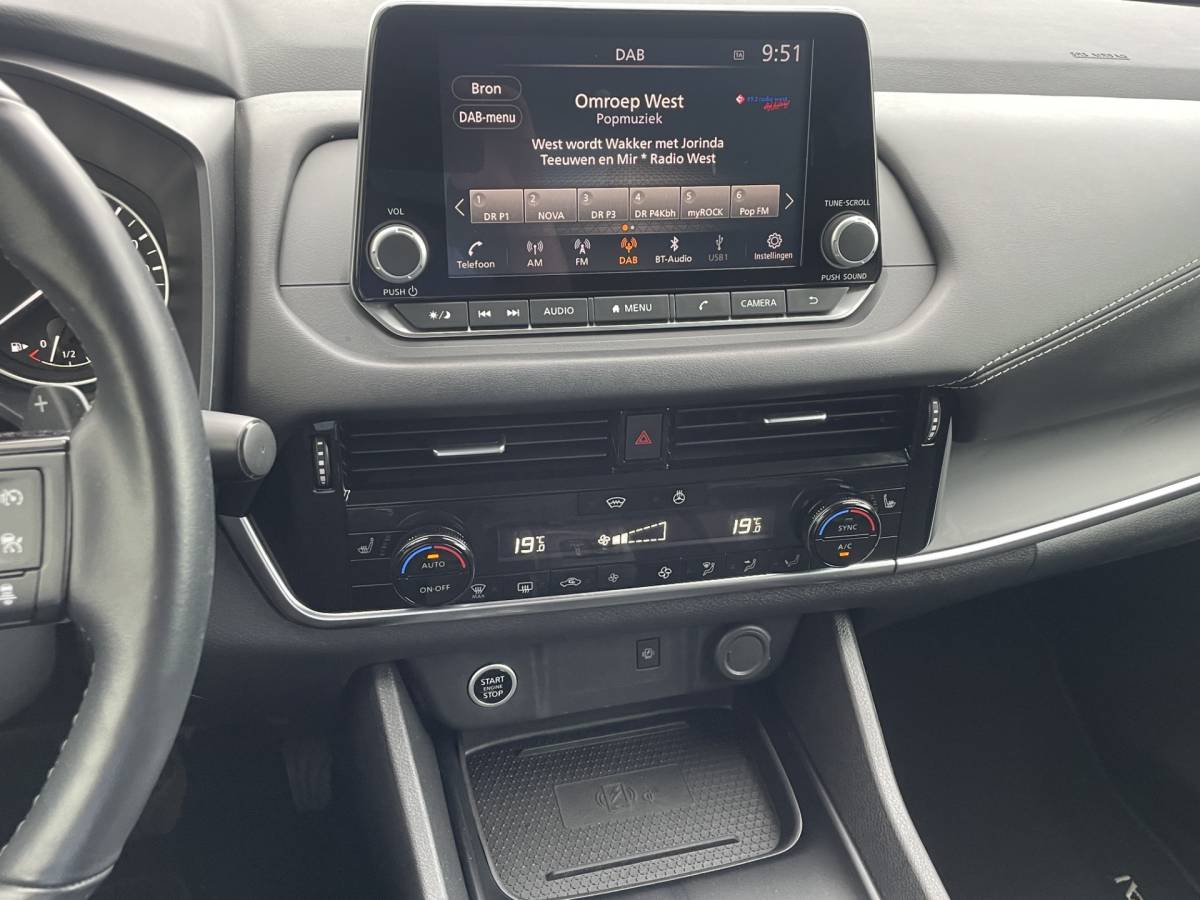 Nissan QASHQAI Nissan Qashqai 1.3 MHEV 158 Pk  Acenta Automaat Navigatie ( via Apple Carplay/Android Auto ), Stoel/Stuurverwarming, Adaptive Cruisecontrol, Achteruitrijcamera