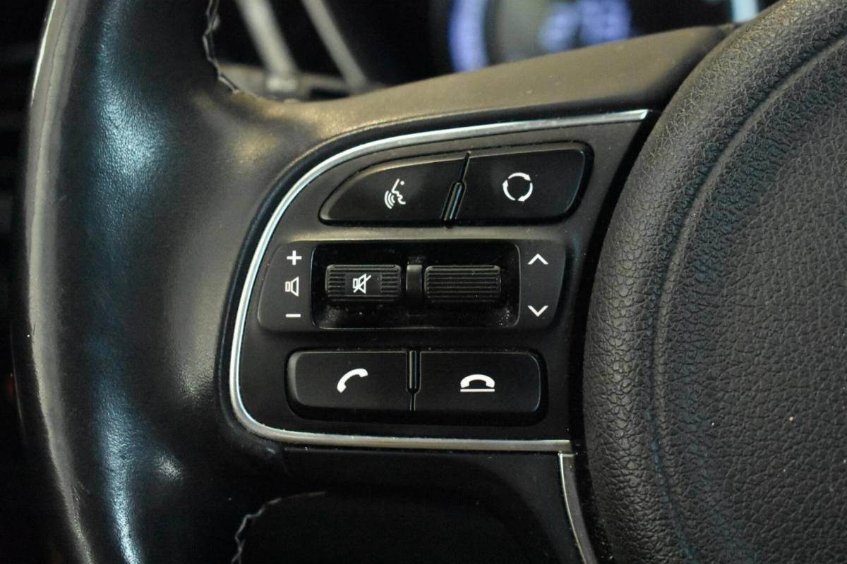 Kia e-Niro Kia e-Niro DynamicPlusLine 64 kWh | 100% SOH | Schuifdak | Stoelverwarming | Camera |