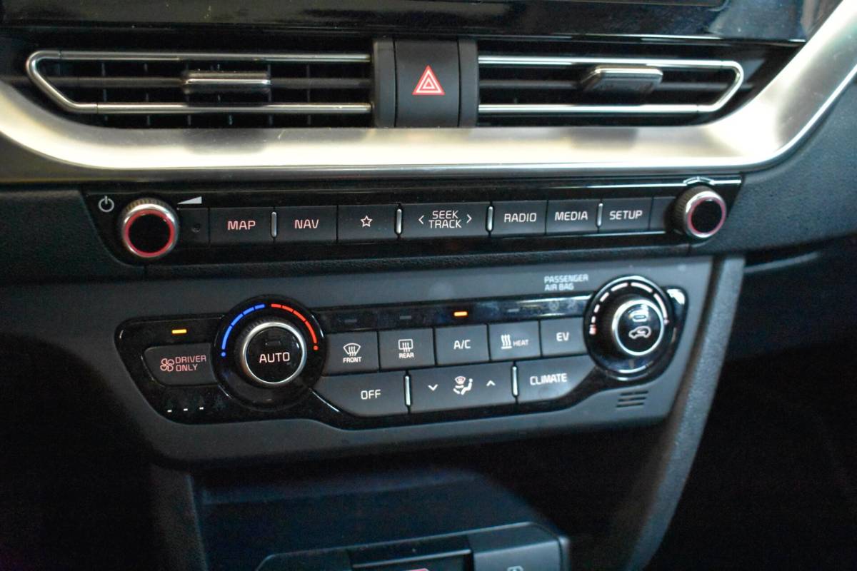 Kia e-Niro Kia e-Niro DynamicPlusLine 64 kWh | 100% SOH | Schuifdak | Stoelverwarming | Camera |