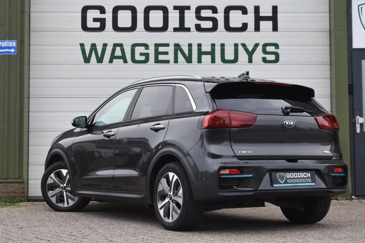 Kia e-Niro Kia e-Niro DynamicPlusLine 64 kWh | 100% SOH | Schuifdak | Stoelverwarming | Camera |