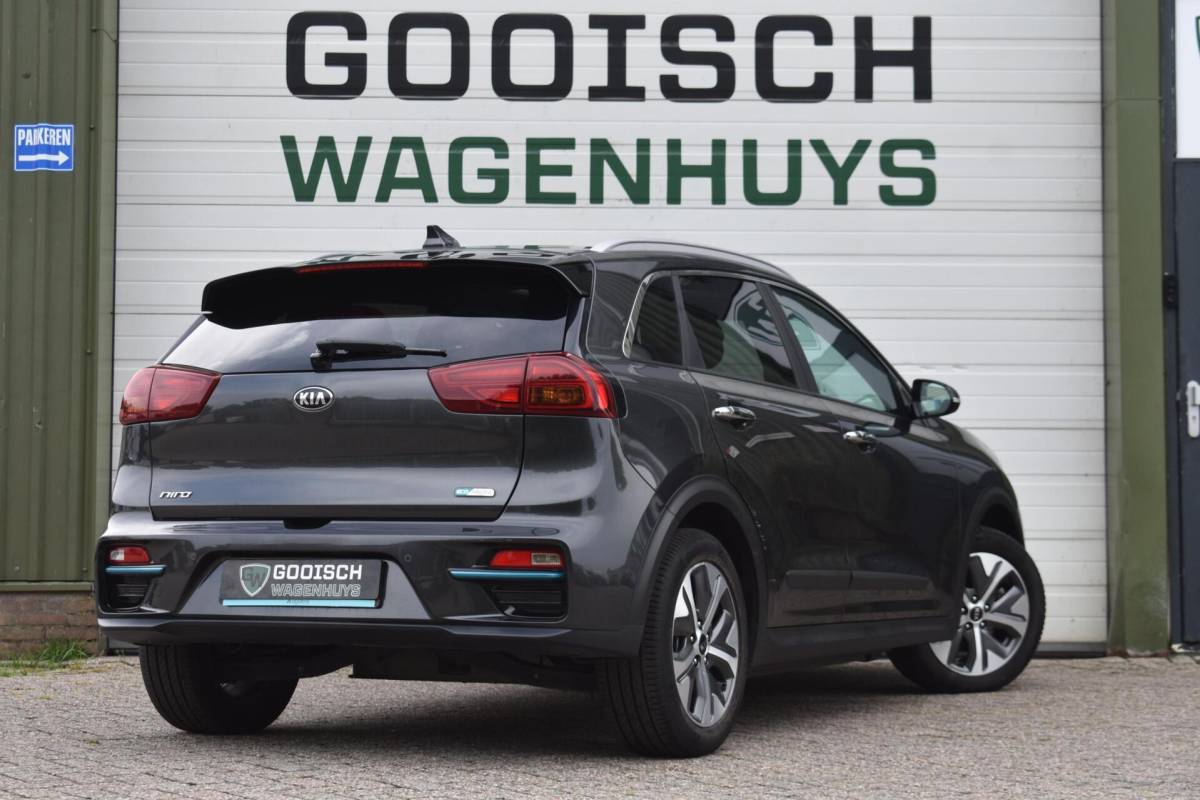 Kia e-Niro Kia e-Niro DynamicPlusLine 64 kWh | 100% SOH | Schuifdak | Stoelverwarming | Camera |