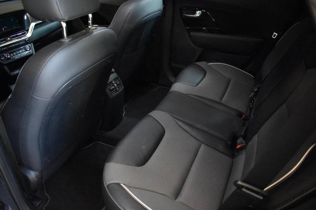 Kia e-Niro Kia e-Niro DynamicPlusLine 64 kWh | 100% SOH | Schuifdak | Stoelverwarming | Camera |