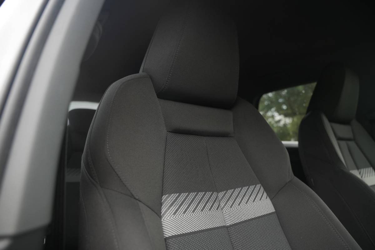 Audi Q4 e-tron Audi Q4 e-tron 35 Launch edition Advanced 55 kWh Verkeersbord detectie Koplampreiniging Trekhaak uitklapbaar DAB Parkeersensoren voor en achter 20″L.M.