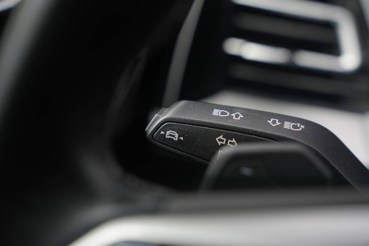 Audi Q4 e-tron Audi Q4 e-tron 35 Launch edition Advanced 55 kWh Verkeersbord detectie Koplampreiniging Trekhaak uitklapbaar DAB Parkeersensoren voor en achter 20″L.M.
