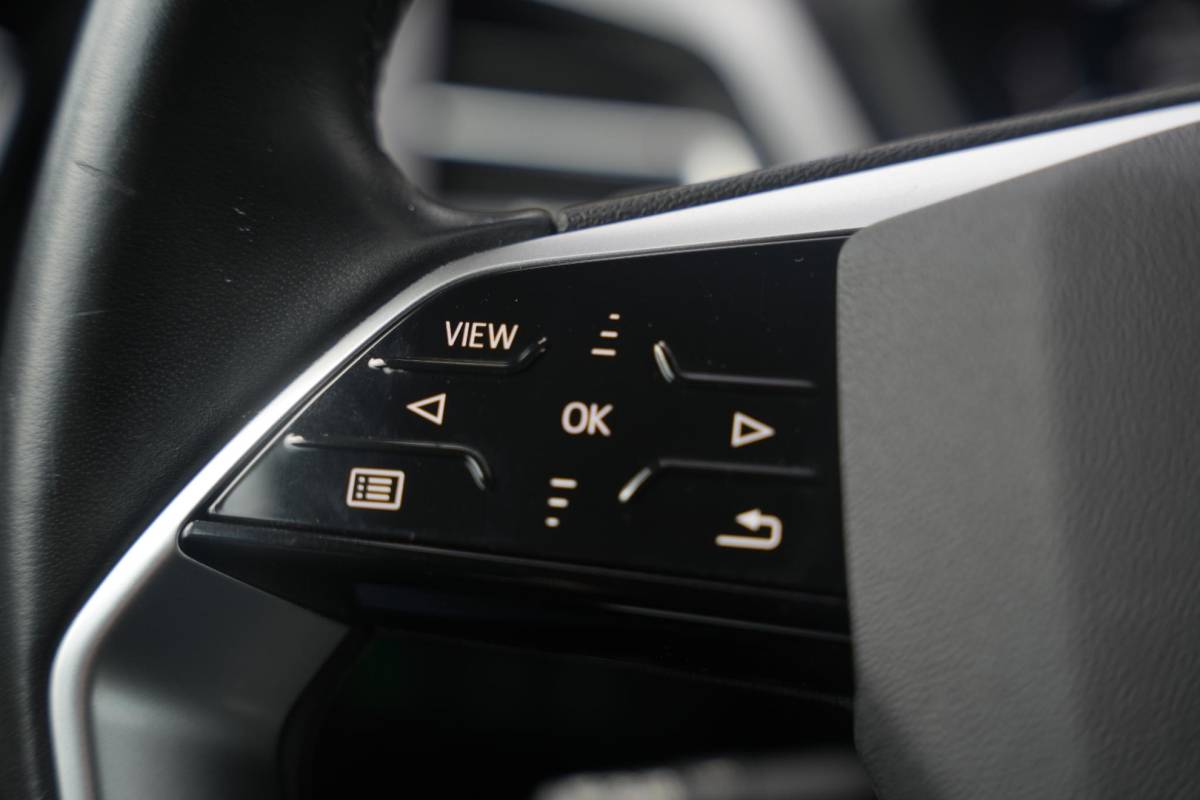 Audi Q4 e-tron Audi Q4 e-tron 35 Launch edition Advanced 55 kWh Verkeersbord detectie Koplampreiniging Trekhaak uitklapbaar DAB Parkeersensoren voor en achter 20″L.M.
