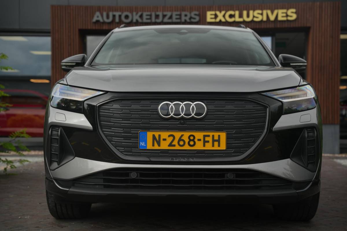 Audi Q4 e-tron Audi Q4 e-tron 35 Launch edition Advanced 55 kWh Verkeersbord detectie Koplampreiniging Trekhaak uitklapbaar DAB Parkeersensoren voor en achter 20″L.M.