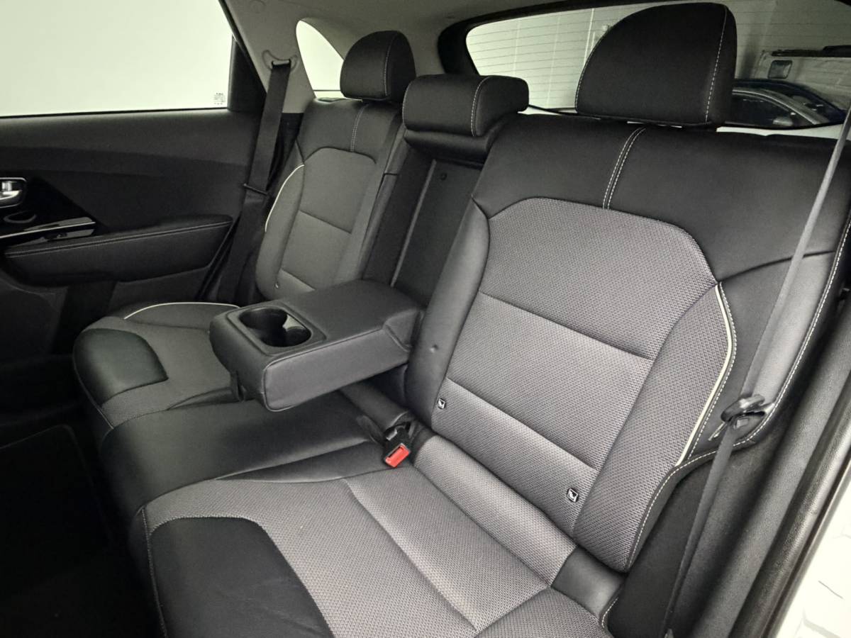 Kia e-Niro Kia e-Niro Edition 64 kWh SOH 93,8% | Camera | Stoel/Stuurverwarming | Carplay&Android | Adaptieve Cruise
