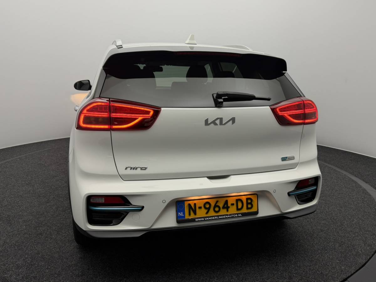 Kia e-Niro Kia e-Niro Edition 64 kWh SOH 93,8% | Camera | Stoel/Stuurverwarming | Carplay&Android | Adaptieve Cruise