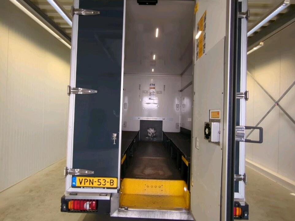 Renault Master Renault Master T35 2.3 dCi 150PK BAKWAGEN LOWLINER