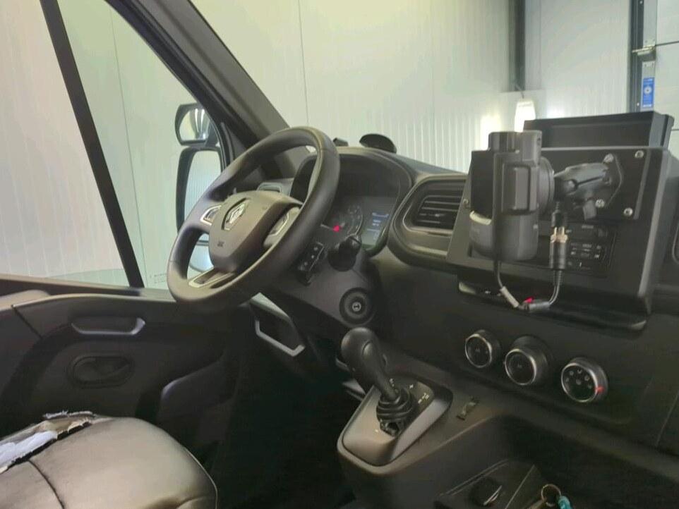 Renault Master Renault Master T35 2.3 dCi 150PK BAKWAGEN LOWLINER