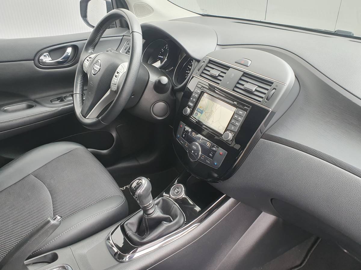 Nissan Pulsar Nissan Pulsar 1.2 DIG-T N-Connecta Navigatie, Climate Control, Cruise Control, Trekhaak , Achteruitrijcamera