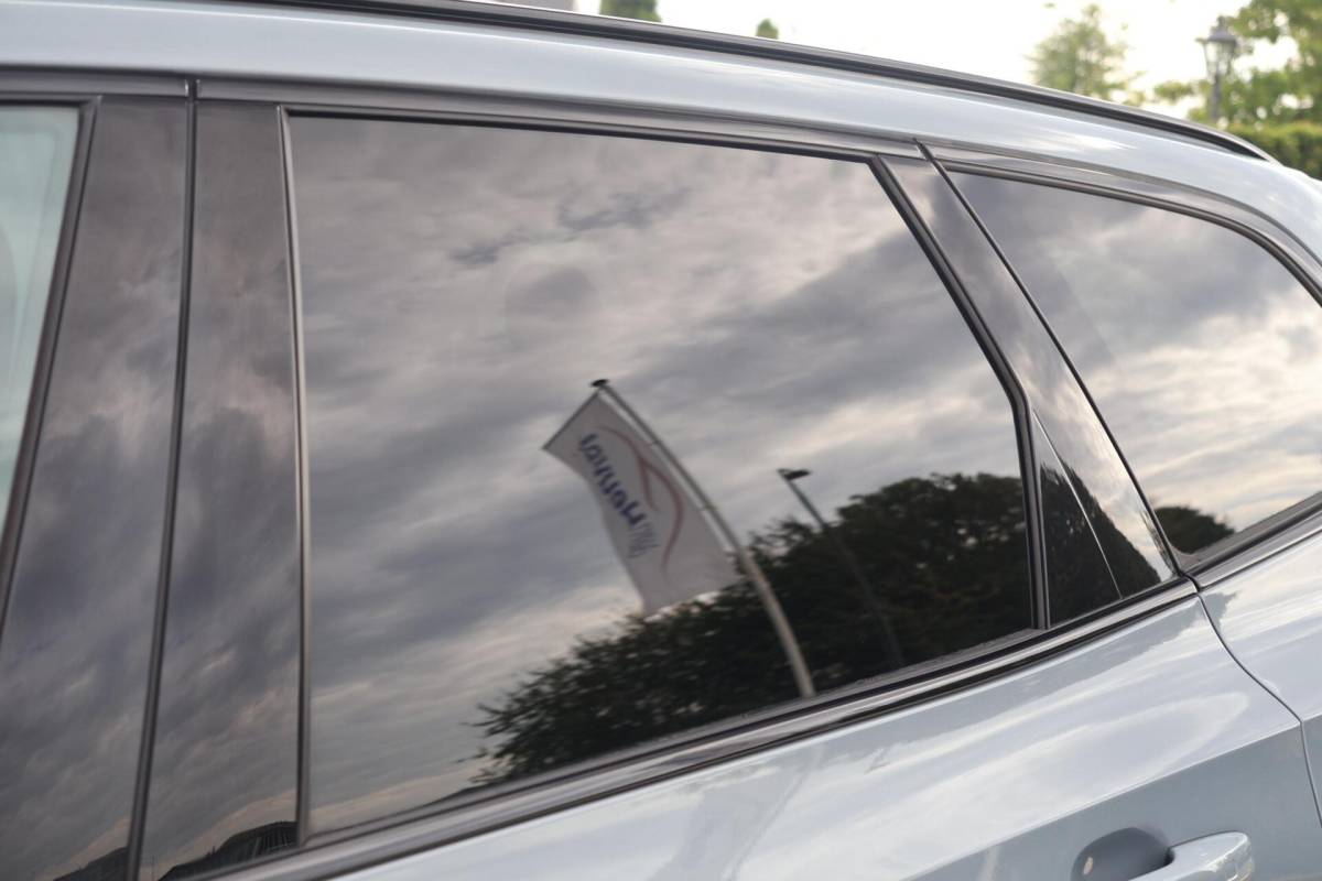 Volvo XC60 Volvo XC60 T6 Recharge AWD Plus Dark | Stoelverwarming | Trekhaak | 360° Camera| Panoramadak | Long Range | Pilot Assist | H/K | Leder | Glossy Black | Keyless