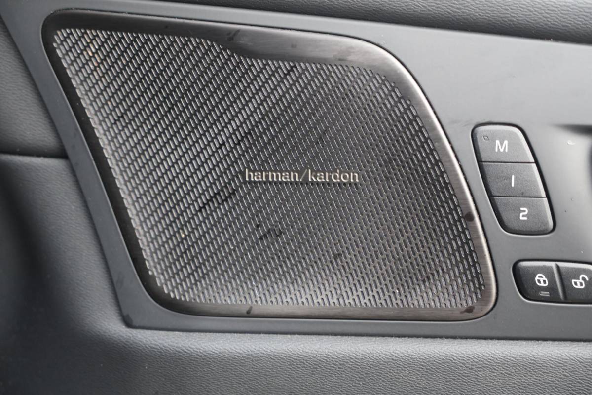 Volvo XC60 Volvo XC60 T6 Recharge AWD Plus Dark | Stoelverwarming | Trekhaak | 360° Camera| Panoramadak | Long Range | Pilot Assist | H/K | Leder | Glossy Black | Keyless