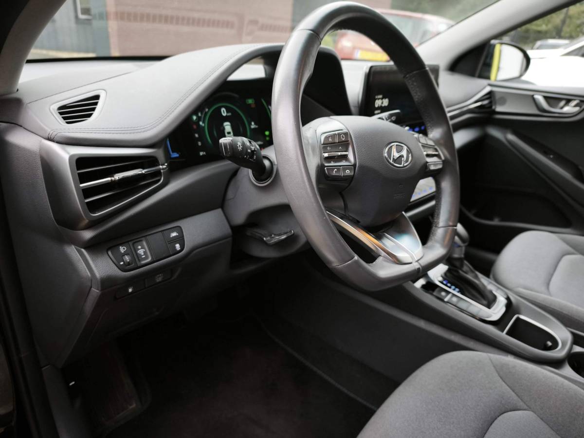 Hyundai IONIQ Hyundai IONIQ 1.6 GDi i-Motion Navi|Camera