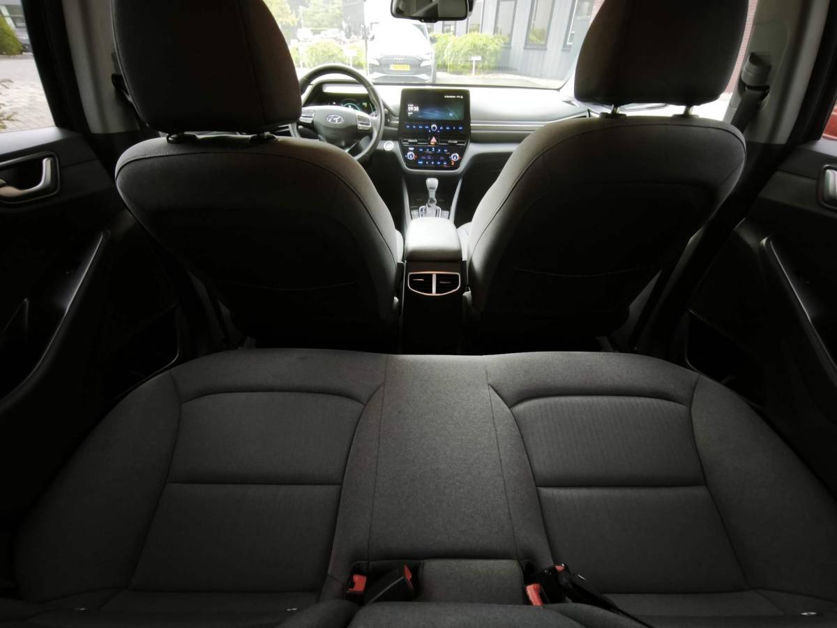 Hyundai IONIQ Hyundai IONIQ 1.6 GDi i-Motion Navi|Camera