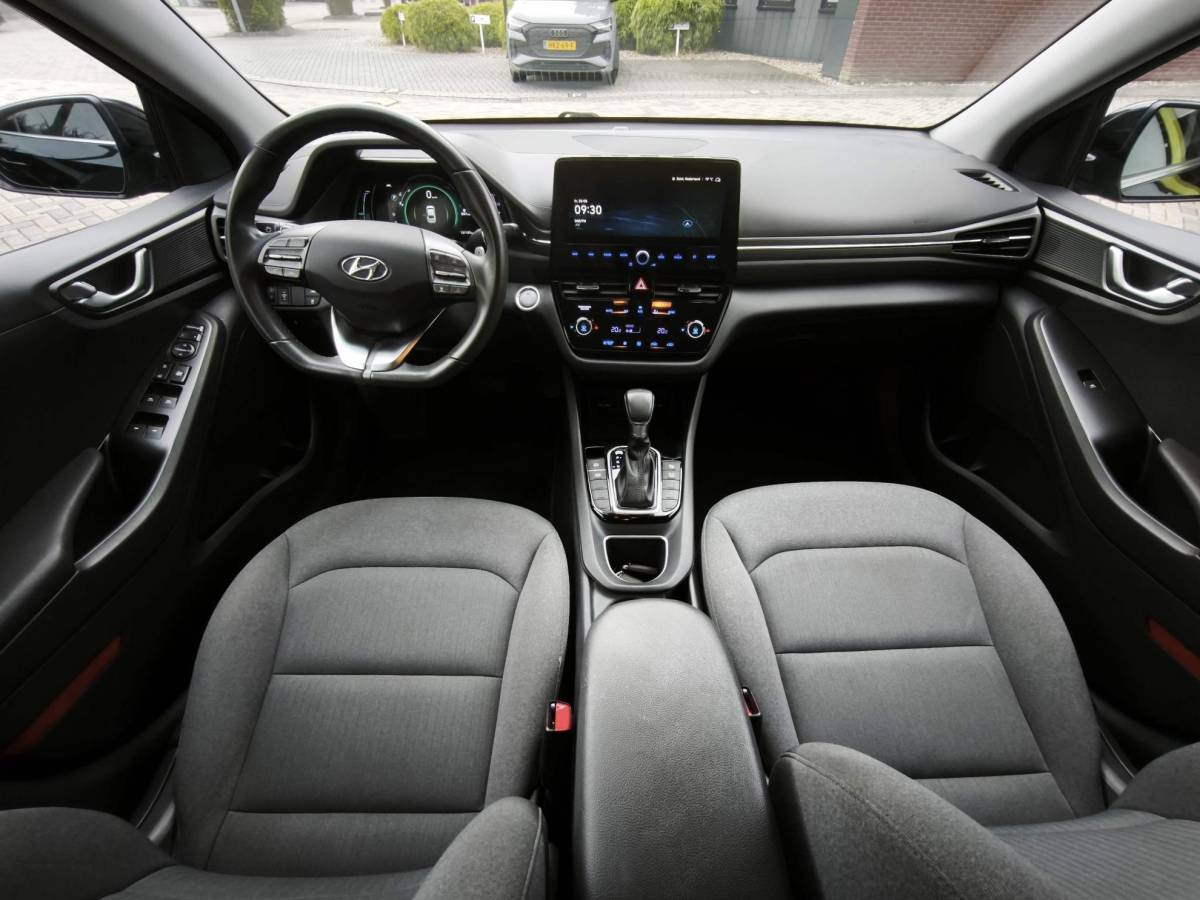 Hyundai IONIQ Hyundai IONIQ 1.6 GDi i-Motion Navi|Camera