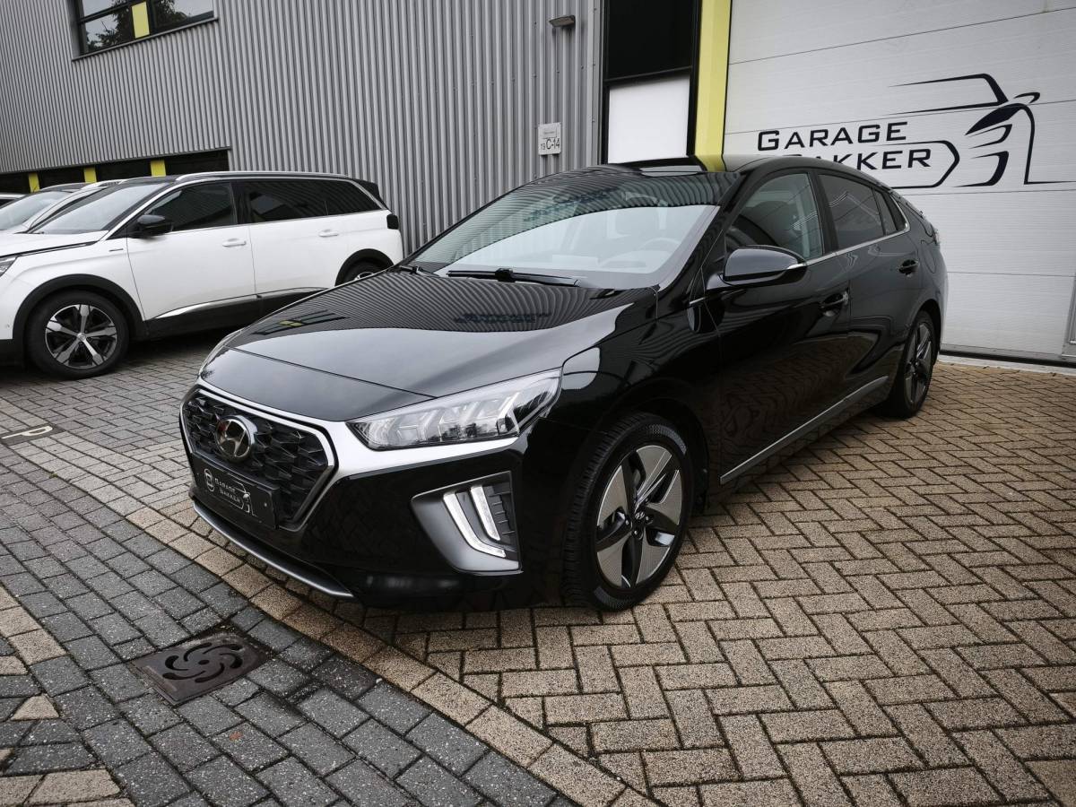 Hyundai IONIQ Hyundai IONIQ 1.6 GDi i-Motion Navi|Camera
