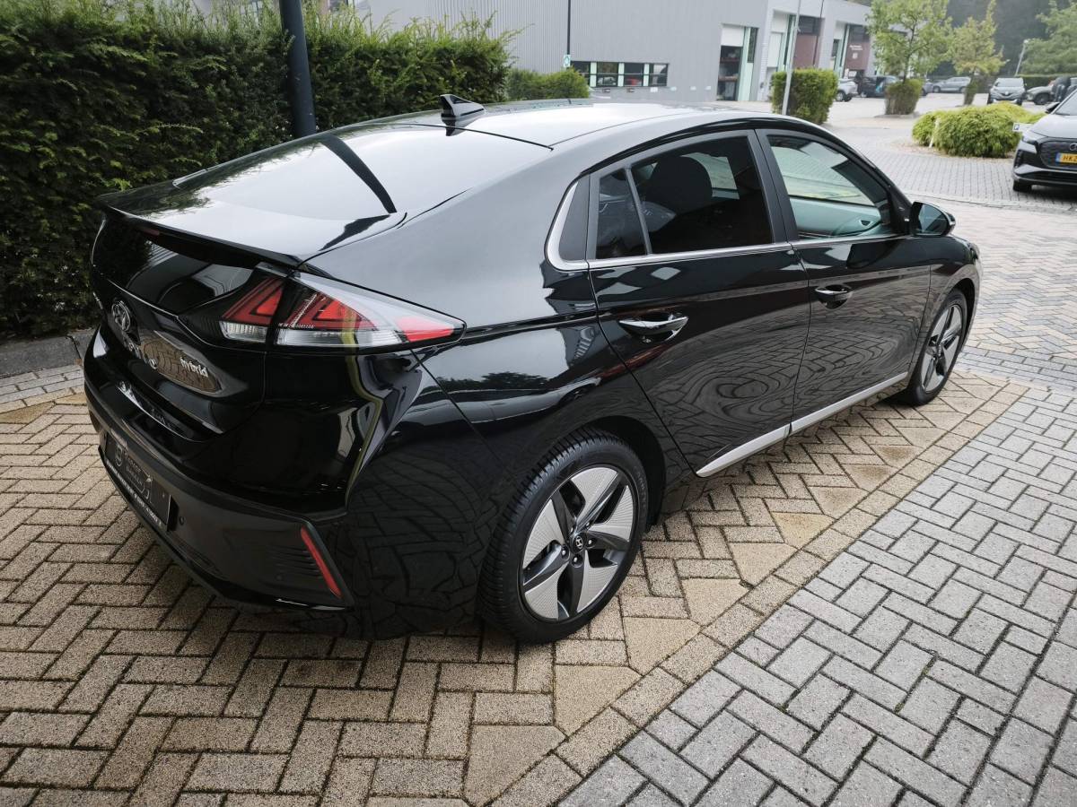 Hyundai IONIQ Hyundai IONIQ 1.6 GDi i-Motion Navi|Camera