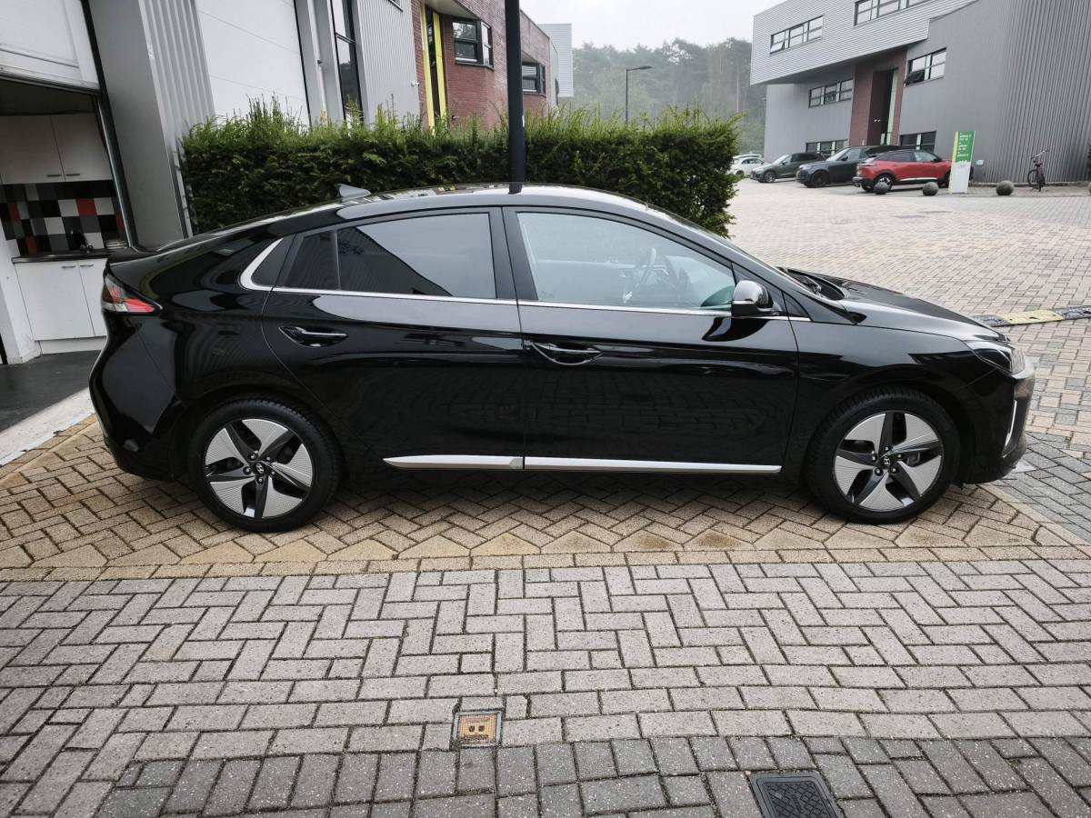 Hyundai IONIQ Hyundai IONIQ 1.6 GDi i-Motion Navi|Camera