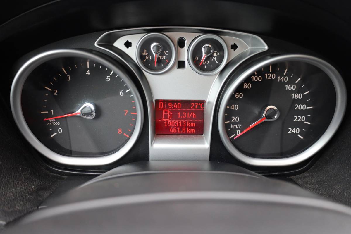 Ford Kuga Ford Kuga 2.5 20V TREKHAAK PANO CLIMATE NAVI CRUISE BT-TELEFOONVERB. KEYLESS 2XPDC 18”LMV ALL-SEASON!