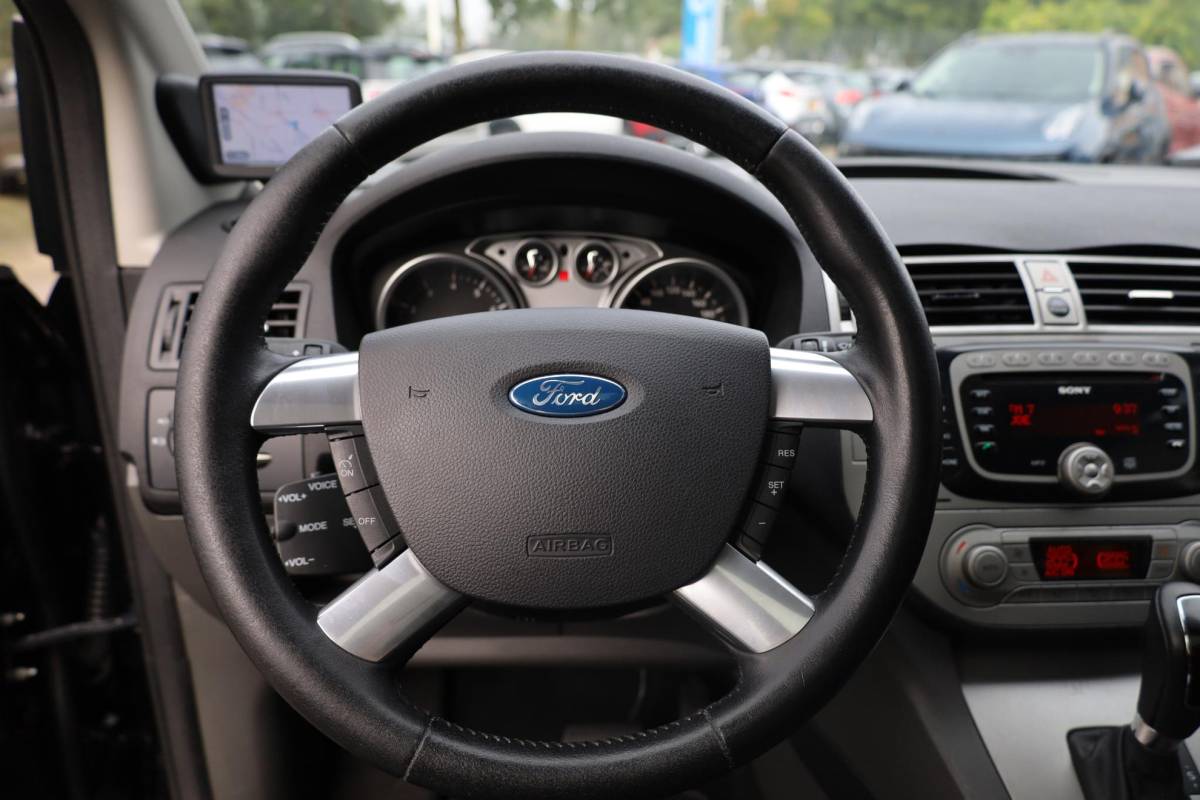 Ford Kuga Ford Kuga 2.5 20V TREKHAAK PANO CLIMATE NAVI CRUISE BT-TELEFOONVERB. KEYLESS 2XPDC 18”LMV ALL-SEASON!