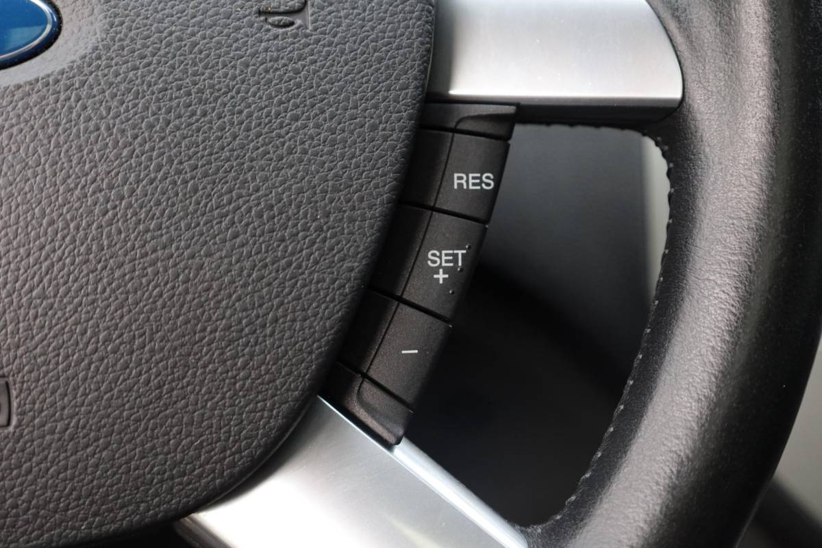 Ford Kuga Ford Kuga 2.5 20V TREKHAAK PANO CLIMATE NAVI CRUISE BT-TELEFOONVERB. KEYLESS 2XPDC 18”LMV ALL-SEASON!