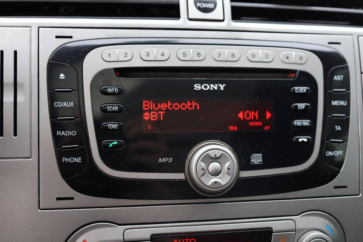 Ford Kuga Ford Kuga 2.5 20V TREKHAAK PANO CLIMATE NAVI CRUISE BT-TELEFOONVERB. KEYLESS 2XPDC 18”LMV ALL-SEASON!