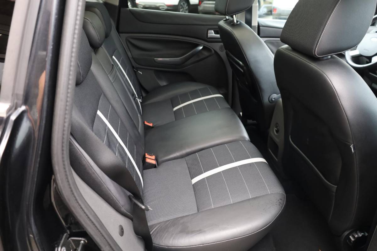 Ford Kuga Ford Kuga 2.5 20V TREKHAAK PANO CLIMATE NAVI CRUISE BT-TELEFOONVERB. KEYLESS 2XPDC 18”LMV ALL-SEASON!