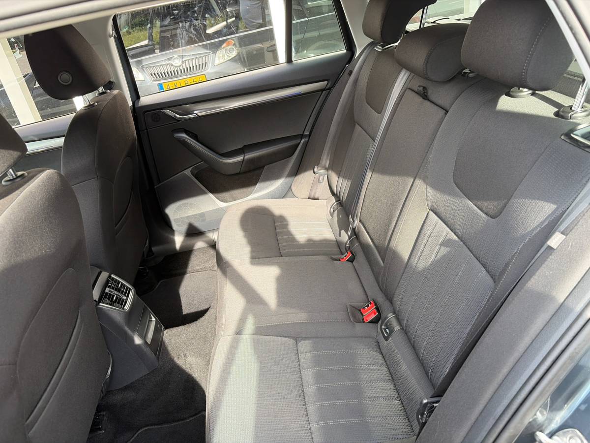 Škoda Octavia Skoda Octavia Combi 1.5 TSI Greentech Business Edition Plus