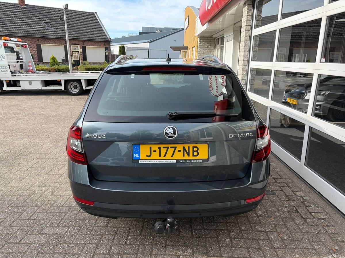 Škoda Octavia Skoda Octavia Combi 1.5 TSI Greentech Business Edition Plus